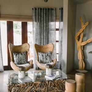 Dust-and-Dreams-Photography_Nambiti-Plains-Game-Lodge-Details-3